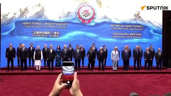 RIC spotted at the SCO family photo: Putin, Modi and Xi in a brief huddle in Bishkek 👇 - Sputnik India
