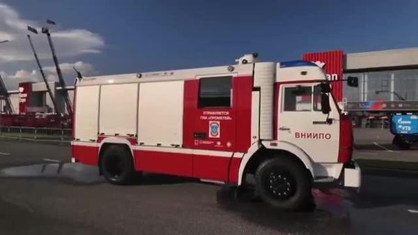 Russia unveils remote-controlled firefighting truck - Sputnik India