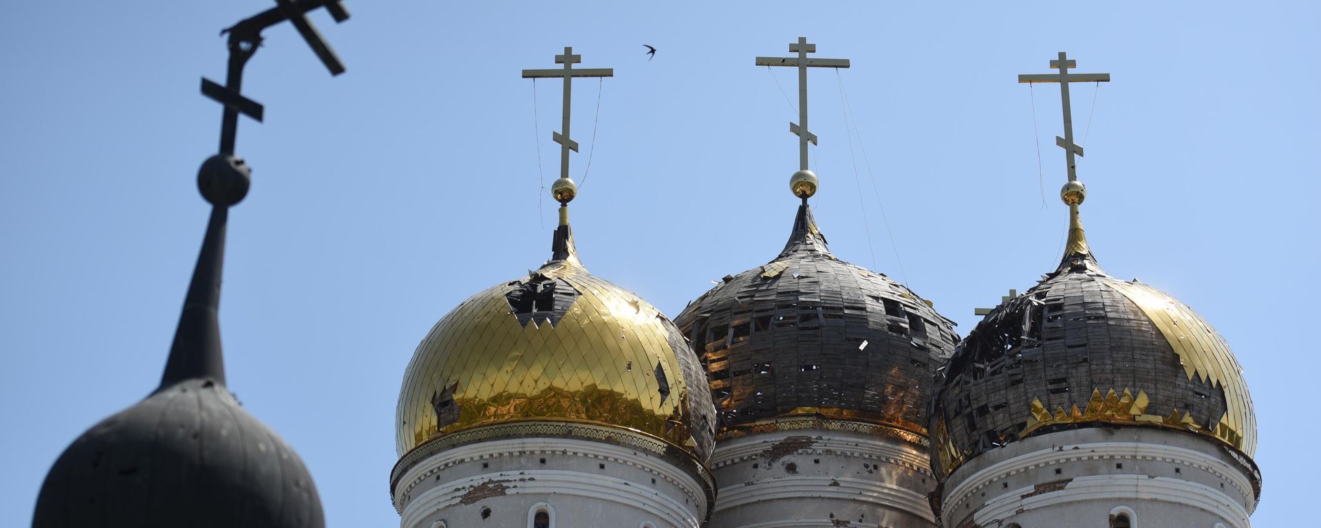 A view shows domes of the Holy Assumption Cathedral of the Saint Nicholas and Basil's Convent - Sputnik India, 1920, 09.09.2026