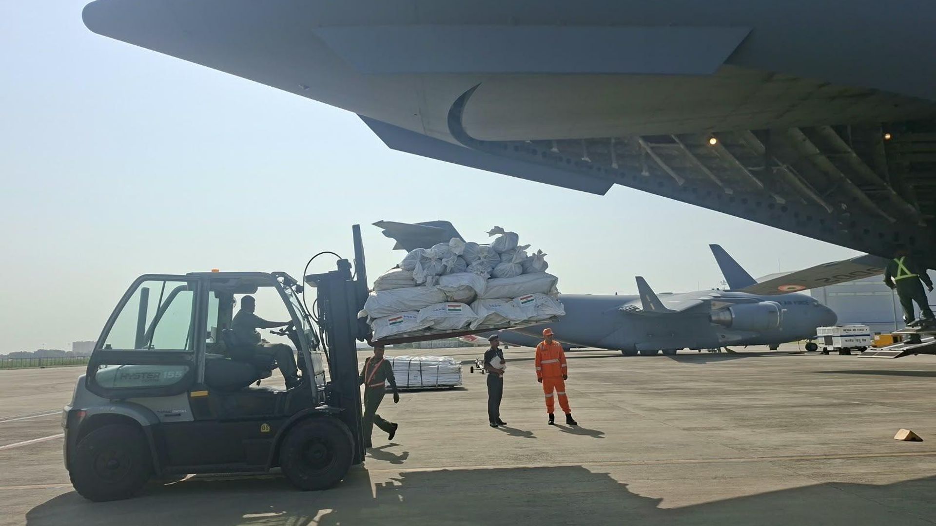 Indian Air Force aircraft departs for Nepal with 35 tonnes of relief supplies. - Sputnik भारत, 1920, 09.09.2026