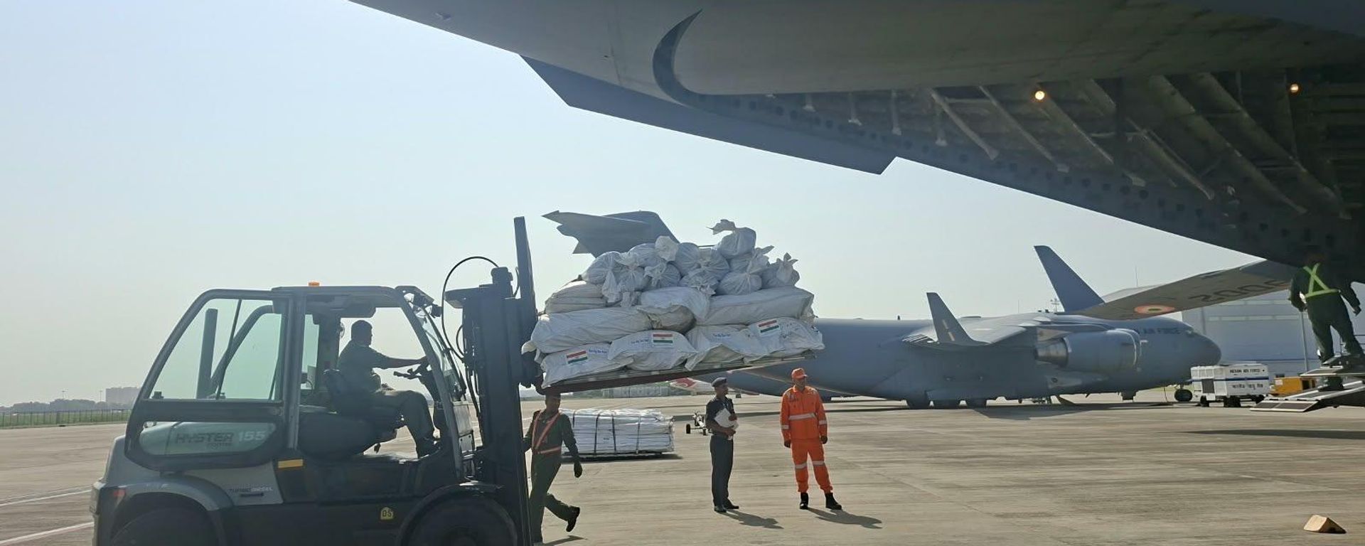 Indian Air Force aircraft departs for Nepal with 35 tonnes of relief supplies. - Sputnik भारत, 1920, 09.09.2026