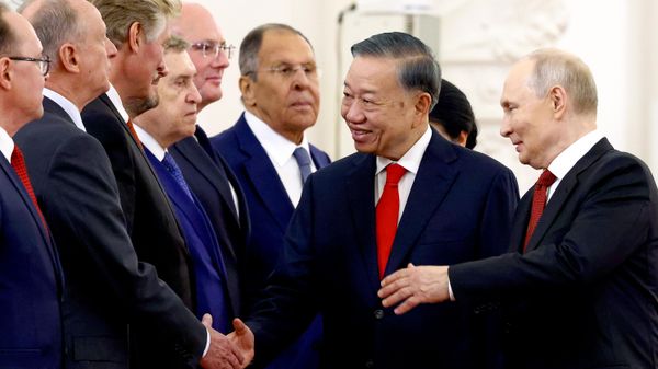 Russian President Vladimir Putin with Vietnamese President To Lam in the Kremlin - Sputnik India