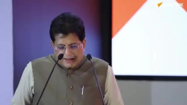 Bollywood calling? Piyush Goyal sees a movie star in Russia’s trade minister Bollywood calling? Piyush Goyal sees a movie star in Russia’s trade minister - Sputnik India
