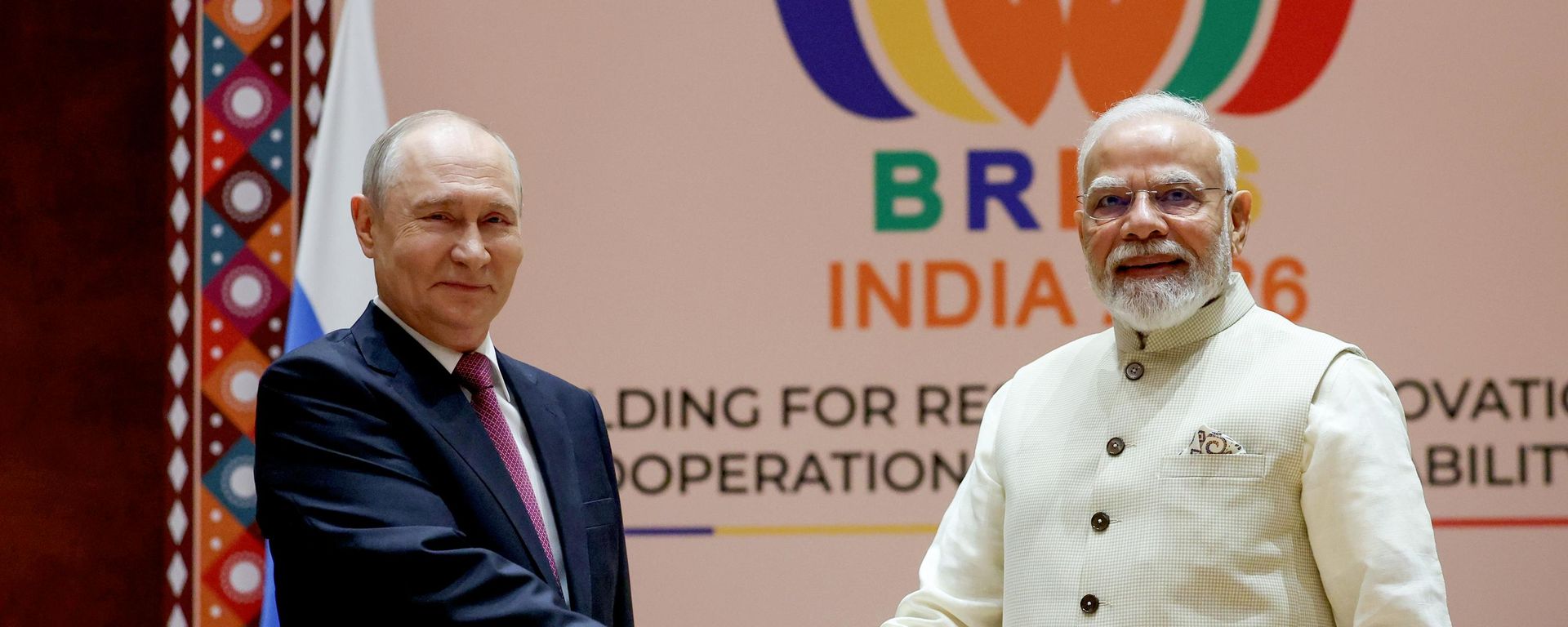 Russian President Vladimir Putin with Indian Prime Minister Narendra Modi on Friday, September 11, ahead of the 18th BRICS summit - Sputnik भारत, 1920, 11.09.2026