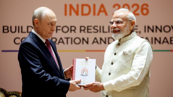 Russian President Vladimir Putin and Indian Prime Minister Narendra Modi during a meeting on the sidelines of the BRICS summit in New Delhi on September 11, 2026. - Sputnik भारत