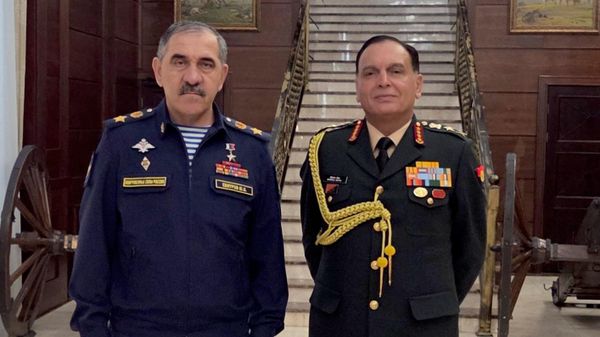 Indian Army Chief General Dhiraj Seth meets Russian Deputy Defence Minister Yunus-Bek Yevkurov in Moscow. - Sputnik भारत