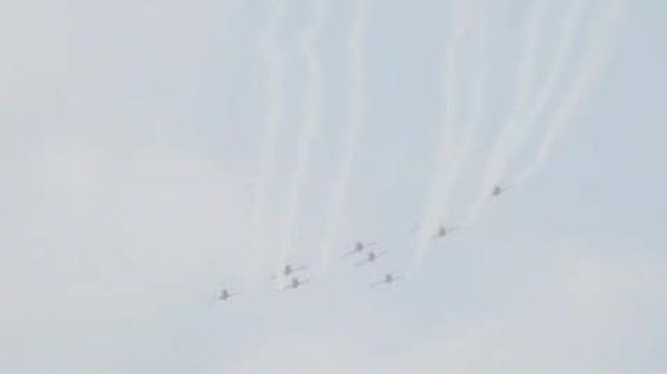 India Air Force turns the sky above Meerut into a masterpiece of precision flying - Sputnik India