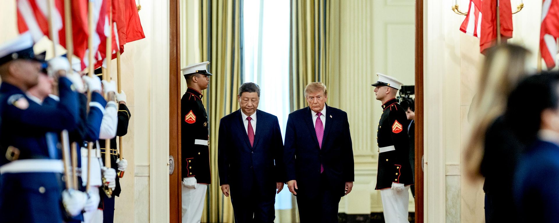 President Donald J. Trump and Chinese President Xi Jinping enter the State Floor of the White House for a historic state visit. - Sputnik भारत, 1920, 25.09.2026
