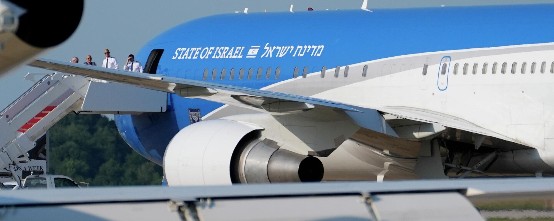 A plane that will carry Israeli Prime Minister Benjamin Netanyahu sits on the tarmac - Sputnik भारत, 1920, 29.09.2026