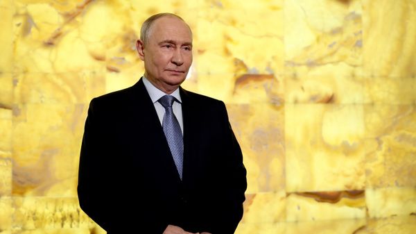 Russian President Vladimir Putin speaking to the press at the 12th International United Cultures Forum in St. Petersburg. - Sputnik भारत