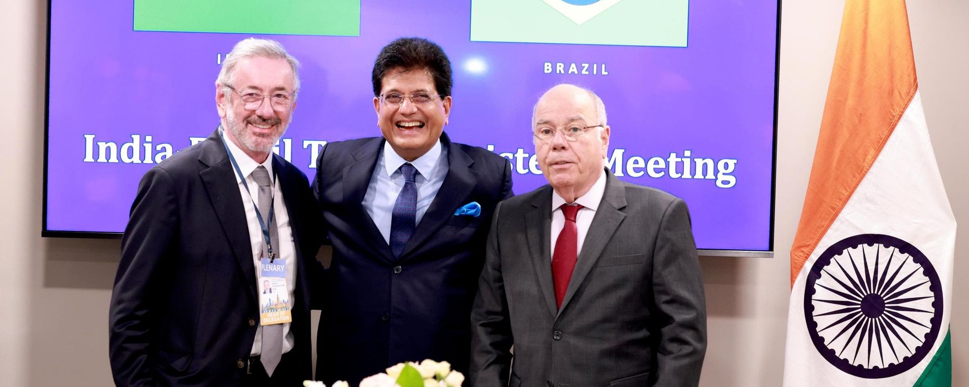 Piyush Goyal with Brazilian ministers Mauro Vieira and Márcio Fernando Elias Rosa on the sidelines of the G20 Trade Ministers’ Meeting. - Sputnik भारत, 1920, 01.10.2026