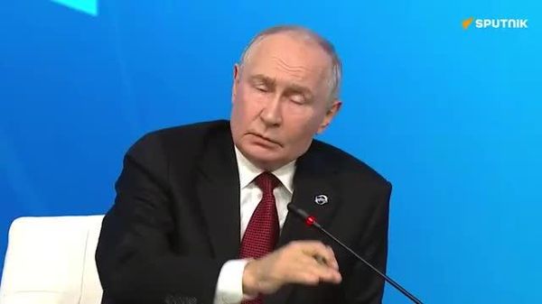Putin shares a funny moment that happened between him and China's President Xi during their trip to New Delhi - Sputnik India