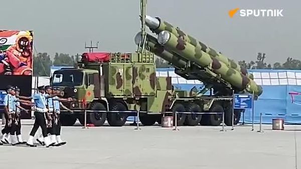 Indian Air Force contingent marches past BrahMos on static display during the full dress rehearsal for Air Force Day - Sputnik India
