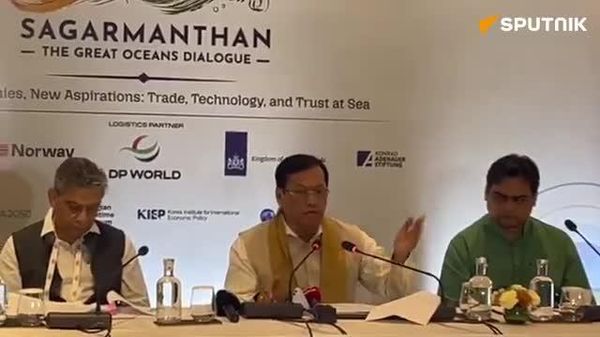 8 Indian flagged & India-bound vessel currently in Strait of Hormuz: Indian Shipping Minister Sarbananda Sonowal - Sputnik India