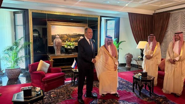 Russian Foreign Minister Sergey Lavrov meets his Saudi counterpart Faisal bin Farhan Al Saud in Manama, Bahrain. - Sputnik India