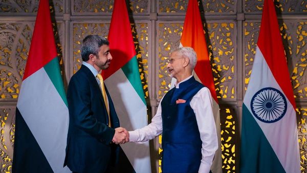 UAE Deputy PM & Foreign Minister Abdullah bin Zayed Al Nahyan met with Indian EAM Jaishankar in Mumbai. UAE Deputy PM & Foreign Minister Abdullah bin Zayed Al Nahyan met with Indian EAM Jaishankar in Mumbai. - Sputnik भारत