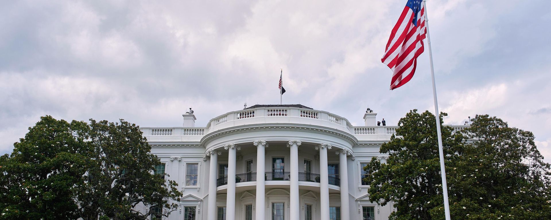 A flag pole stands on the South Lawn of the White House, Wednesday, June 18, 2025, in Washington.  - Sputnik India, 1920, 23.10.2026