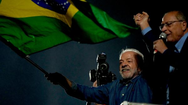 President Luiz Inacio Lula da Silva and his running mate Geraldo Alckmin address supporters during a victory rally after winning the presidential runoff in Sao Paulo, Brazil, Sunday, Oct. 25, 2026. - Sputnik भारत